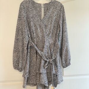 Button-Back Long-Sleeve Tie-Waist Mini Dress romper  in Speckled Black & White